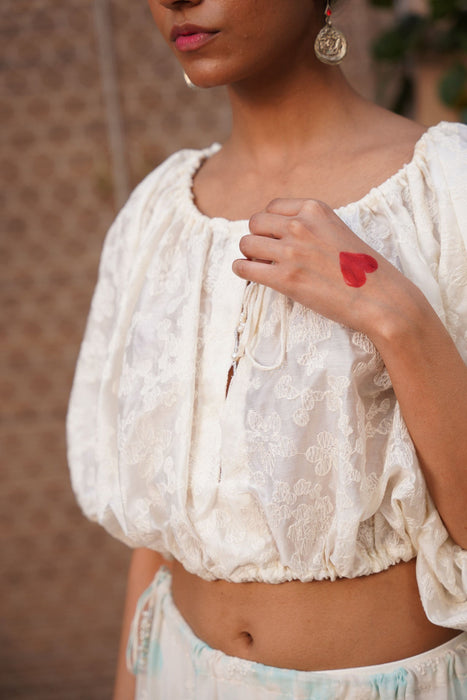 Dahlia top in Ivory